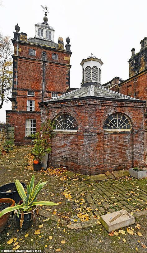 Wentworth Woodhouse, Architecture Styles, Urban Sketches, Hidden History, Stately Homes, Yorkshire Uk, South Yorkshire, Abandoned Mansions, Country Houses