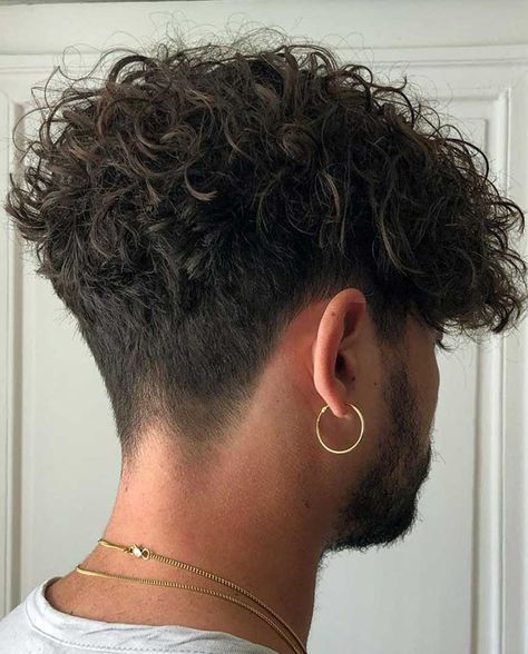 32+ Stylish Modern Bowl Cut Hairstyles for Men - Men's Hairstyle Tips #bowlcut #bowlcutmen #bowlcutfade #menshairstyles #menshair #menshaircuts #menshairstylet Sassy Hairstyles, Fade Haircut Curly Hair, Long Curly Hair Men, Curly Hairstyles For Men, Taper Fade Curly Hair, Men's Curly Hairstyles, Mens Hairstyles Curly, Curly Hair Fade, Male Haircuts Curly