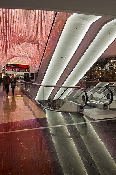 Escalator Lighting, Escalator Mall, Escalator Design, Mall Escalator, Stairs Lighting, Shopping Mall Interior, Shopping Mall Design, Mall Facade, Mall Shopping