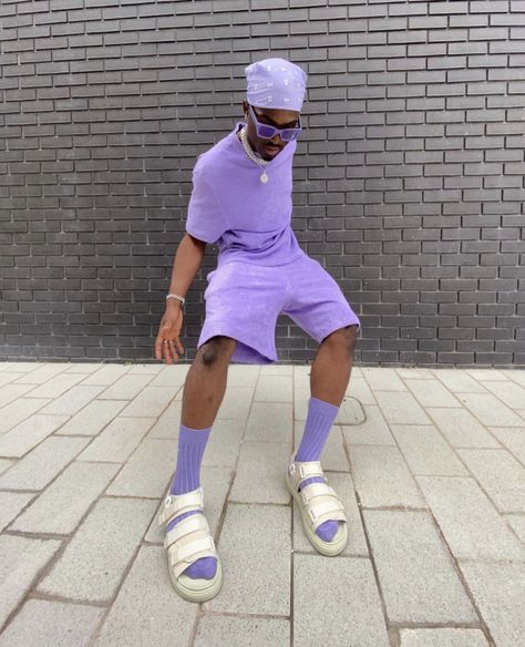 Purple And Black Outfits, Monochromatic Outfit Men, Colorful Fashion Aesthetic, Monochromatic Party, Neon Streetwear, Pastel Streetwear, Purple Fashion Outfit, Mens Streetwear Outfits, Black Outfit Men