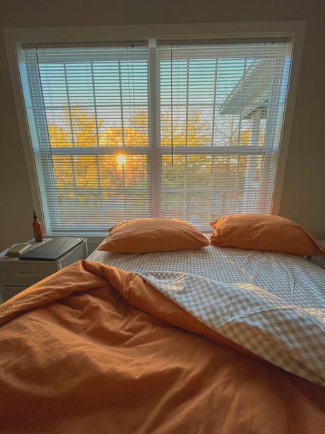 Orange Sheets Bedrooms, Orange Bedding Aesthetic, Orange Bedsheets, Cream Bed Sheets, Boho Bed Sheets, Room Motivation, Fox Room, Clean Room Motivation, Orange Bed