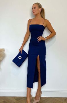 Royal Blue Dress Outfit, Sapphire Dress, Cobalt Dress, Bright Blue Dresses, Cobalt Blue Dress, Outfit Wedding Guest, Midaxi Dress, Fashion Mistakes, Style Mistakes