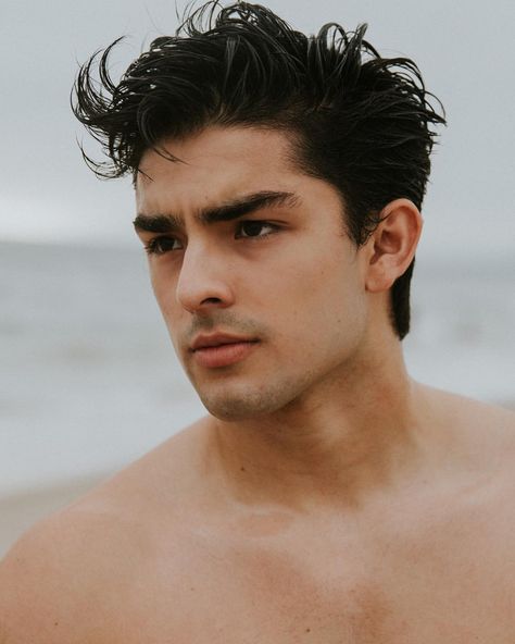 Name: Diego Tinoco DOB: November 25, 1997 From: Anaheim, California, U.S. Ethnicity: Mexican, Columbian Hair: brown Eyes: brown Height: 5’7” Weight: 143 lbs Measurements: 37-34-36 inches Diego Tinoco, Rabastan Lestrange, Celebrity Dads, Cute Celebrity Guys, Cute Actors, Cute Celebrities, Men's Grooming, Celebrities Male, Serie Tv