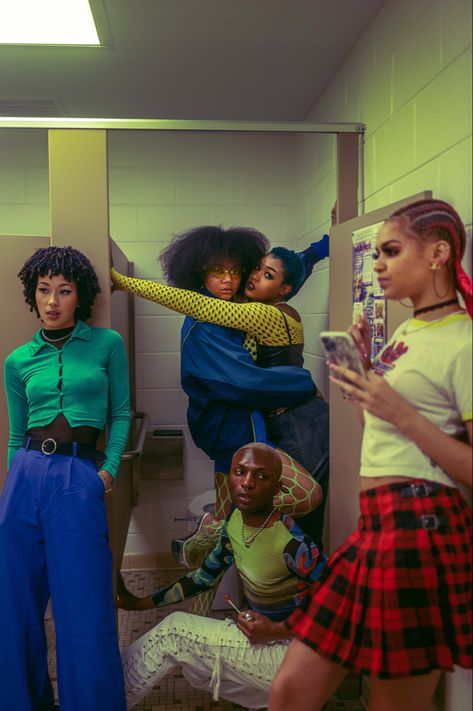 Classroom Photoshoot, Group Reference, Indie Hipster Fashion, Black Photoshoot, Yearbook Photoshoot, Grunge Party, Friends Photoshoot, High School Fashion, Pleasing People