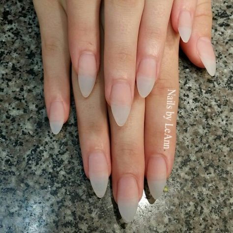 Stiletto Nails shape natural Natural Stiletto Nails, Nail Design Glitter, Nails Stiletto, Claw Nails, Almond Acrylic Nails, Nails Polish, Nail Extensions, Nail Shapes, Stiletto Nails