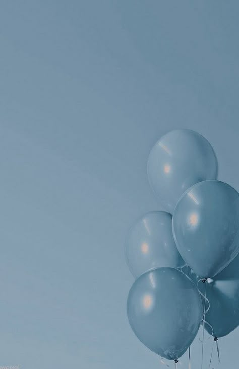 Balloons Wallpaper Aesthetic, Blue Birthday Wallpaper, Blue Balloons Aesthetic, Blue Birthday Aesthetic, Blue Birthday Background, Sjokolade Koek, Aesthetic Bleu, Bday Background, Birthday Background Design