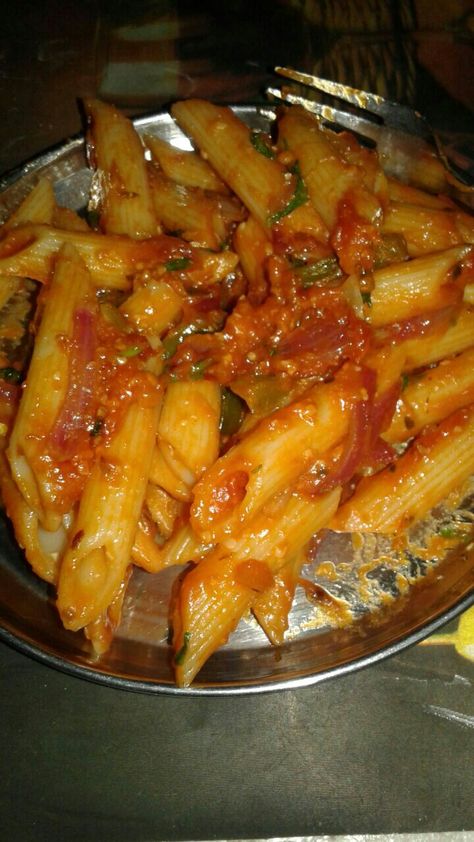 #pasta Pasta Snapchat Story, Foodie Snap, Snap Streaks, Eating Food Funny, Snap Snapchat, Vegetarian Snacks Recipes, Hand Photo, Delicacy Food, Vegetarian Snacks