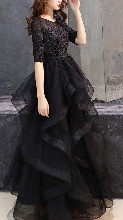 Black Gown Elegant Classy, Women's Half Sleeve, Pretty Black Dresses, Long Party Gowns, Black Lover, Tulle Prom Dresses, Simple Gowns, Lace Summer Dresses, Black Dress With Sleeves