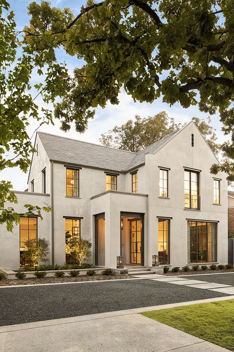 Stunning stucco exterior with steel framed windows...such a modern, yet classic home! | Erin Sander Design Framed Windows, Fasad Design, Farmhouse Exterior Design, Bedroom Barndominium, Casa Country, Stucco Exterior, Modern Farmhouse Exterior, Contemporary Farmhouse, Classic Home