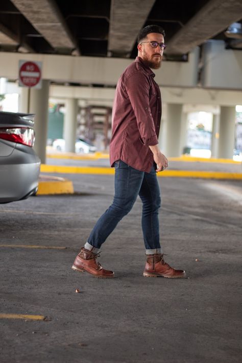 Look casual para hombres / outfit con botas / casual look with boots / casual look with jeans for men / beard Camel Boots Outfit, Mens Cuffed Jeans, Combat Boot Outfits, Outfit Botas, Boots Outfit Men, Camel Boots, Boot Outfits, Combat Boots Men, Men Beard