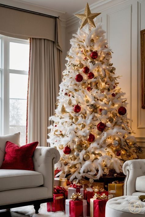 Gold Christmas Tree Aesthetic, White Christmas Tree With Red, Red And Gold Ornaments, White Christmas Tree Decorations, Luxury Christmas Decor, Christmas Decora, Red And Gold Christmas Tree, Wrapped Gifts, Modern Christmas Tree