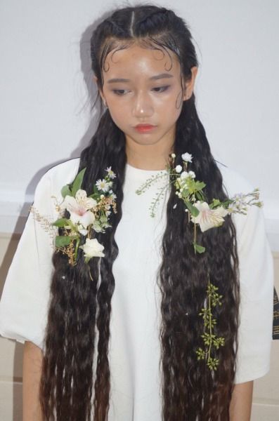 ･ﾟ Flowers In Her Hair, Hair Reference, Black Natural Hairstyles, Grunge Hair, Pretty Hairstyles, Marilyn Monroe, Hair Goals, Her Hair, Hair Inspo