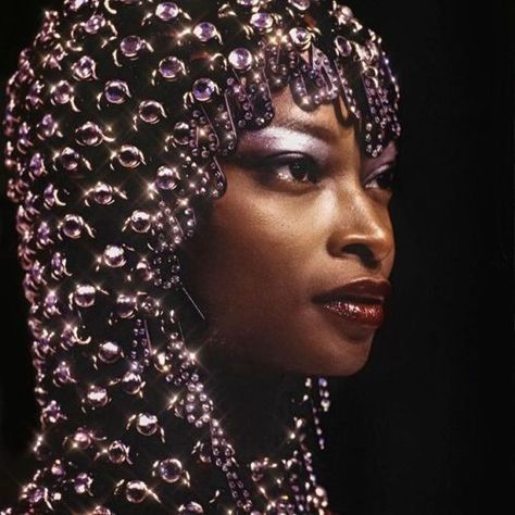 Debra Shaw, High School Fashion, High Fashion Branding, Elle Magazine, Paco Rabanne, Black Excellence, School Fashion, Mode Inspiration, Fashion Pictures