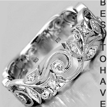 Bijoux Art Nouveau, Hollow Ring, Ring Hand, American Fashion, Put A Ring On It, Diamond Flower, Hand Jewelry, Pretty Jewellery, Diamond Wedding Bands