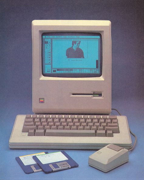 The Apple Macintosh - It really started it all. Steve Jobs Speech, Apple Macintosh, Tech Aesthetic, Computer History, Old Technology, Retro Gadgets, Apple Technology, Apple Computer, Old Computers