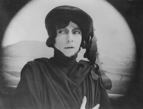 Asta Nielsen in Hamlet, 1921 Asta Nielsen, The Night Porter, Danish Actresses, Black White Images, Fritz Lang, Eclectic Aesthetic, German Expressionism, Portrait Photography Women, People Clothes