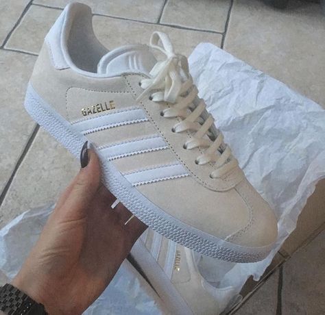 Cream Adidas Gazelle ladies footwear sneakers trainers sneaker suede white Adidas Gazelle Beige, Cream Trainers, Adidas Gazelle Outfit, Beige Sneakers, Ladies Footwear, Beige Outfit, Adidas Trainers, Adidas Outfit, Trainer Sneakers