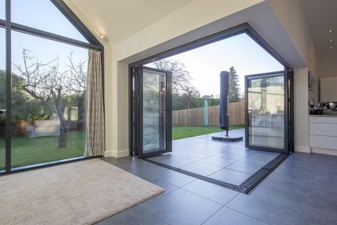 Our premium XP View bi-folding doors gives you the option to have a removable corner post! Corner Folding Doors, Corner Bifold Doors Kitchen, L Shaped Extension, Gable Extension, Corner Bifold Doors, Bifold Doors Onto Patio, Barn Extension, Corner Windows, Garage To Living Space