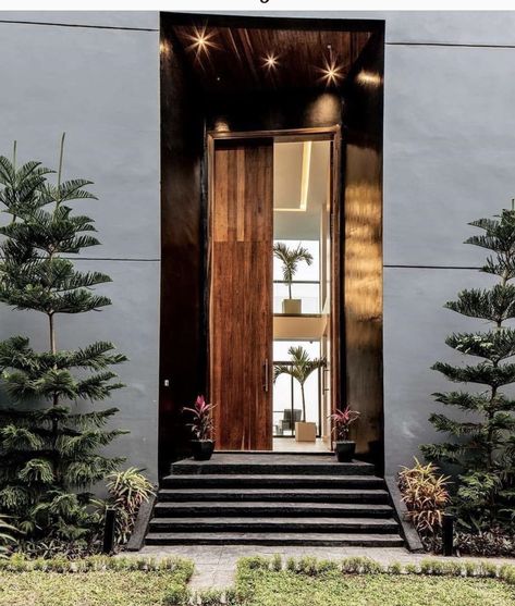 Senegalese house / architecture, double height door Double Height Entrance, Summer New York, Artist Retreat, Green Inspo, Live Work Space, Artist Residency, Family Style Meals, Hunting Design, Kehinde Wiley