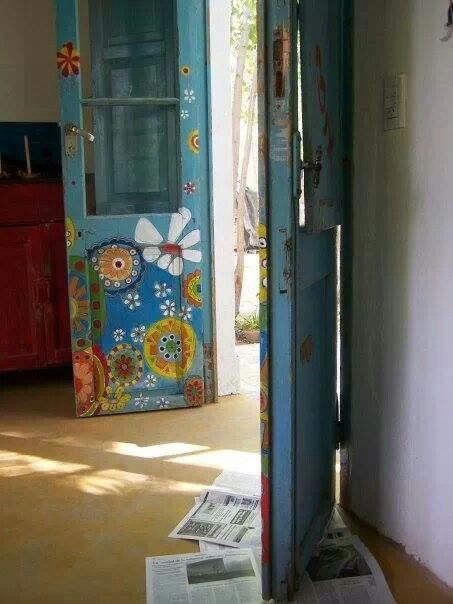 Puerta pintada Funchal, Beautiful Doors, Painted Doors, Wanderlust Travel, Fun Projects, Ideas Style, Painted Furniture, Home Ideas, Fun Diys