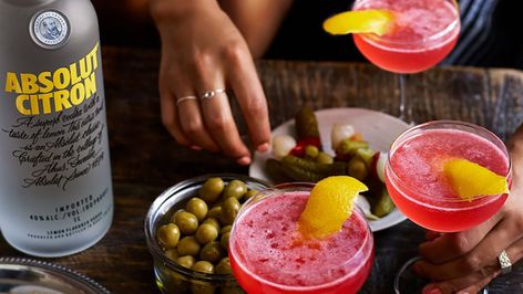 Best Cosmo Recipe: How to Make the Infamous Pink Vodka Cocktail – Robb Report Triple Sec Cocktails, Cosmopolitan Cocktail Recipes, Pink Vodka, Cosmopolitan Recipe, Cosmo Recipe, Pure Cranberry Juice, Absolut Citron, Citrus Vodka, Cranberry Juice Cocktail