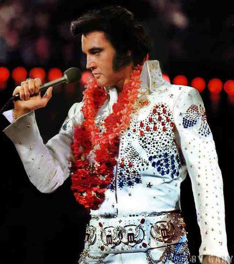 Elvis Presley.... Aloha From Hawaii Elvis Presley Aloha From Hawaii, Elvis Tattoo, Elvis Aloha From Hawaii, Elvis Presley Wallpaper, Aloha From Hawaii, Elvis Memorabilia, Elvis Jumpsuits, Elvis Presley Movies, Elvis In Concert