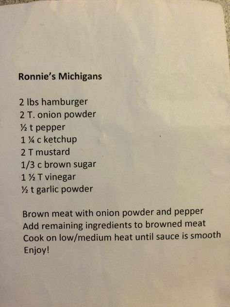 Recreate the Northern New York roadside stand staple in your own kitchen! This sauce is a key ingredient for an Upstate New York Michigan, which is a red hot (usually Glacier hot dog) on a New England Style Roll, with meat sauce and onions. Michigan Hot Dog Sauce Recipe, Michigan Hot Dog, Michigan Sauce Recipe, Michigan Sauce, Hot Dog Chili Sauce Recipe, Chili Dog Sauce, Baseball Food, Hot Dog Sauce Recipe, Coney Sauce