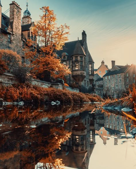 Dean Village Edinburgh, Beaux Arts Architecture, Scotland Aesthetic, Scotland Nature, New England Aesthetic, Villa Modern, Villain Aesthetic, Villain Outfits, Design Villa