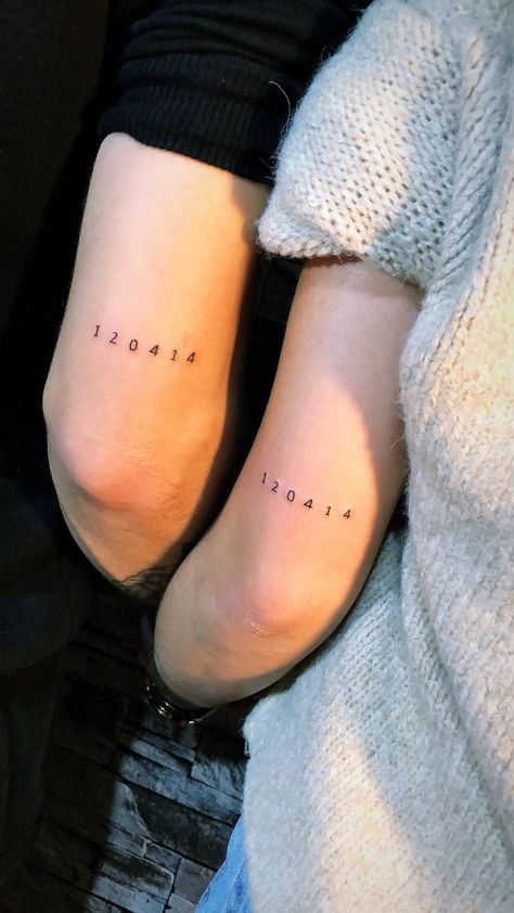 Date Tattoo Ideas, Date Tattoo, Font Tato, Date Tattoos, Omerta Tattoo, Back Of Shoulder Tattoo, Tattoo Videos, Cover Up Tattoos, Simplistic Tattoos