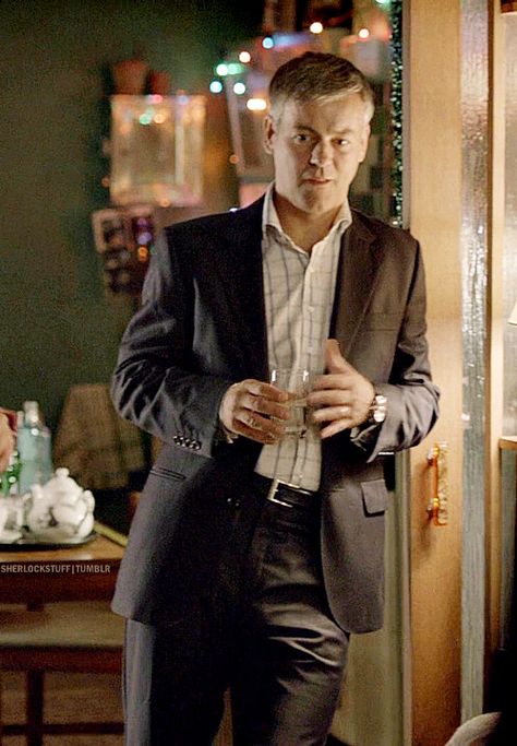 Amidst all this Sherlock and John, let us take a moment to appreciate some Greg Lestrade.<--But seriously. Greg Lestrade, Sherlock And John, Rupert Graves, Benedict And Martin, Jim Moriarty, Mrs Hudson, Sherlock Holmes Bbc, Sherlock 3, Sherlock Fandom