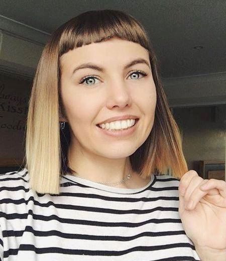 Cute Short Bangs, Bobbed Haircuts, Bobbed Hairstyles, Womens Bob Hairstyles, Hairstyle Bob, Micro Bangs, Shaved Hair Women, Anime Haircut, Short Bob Styles