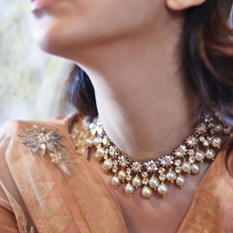 Gold Jada, Gold And Pearl Necklace, Bridal Dresses Indian, Future Generation, Dresses Indian Wedding, Diamond Pendant Jewelry, Bridal Jewels, Fancy Jewelry Necklace, Anita Dongre