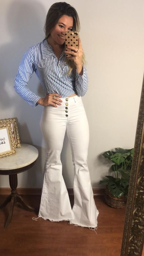 Jeans Country Outfit, White Bell Bottom Jeans Outfit, White Bell Bottoms Outfit, White Bell Bottom Jeans, Bottom Jeans Outfit, White Bell Bottoms, Bottoms Outfit, Bell Bottom Jeans Outfit, Bell Bottoms Outfit