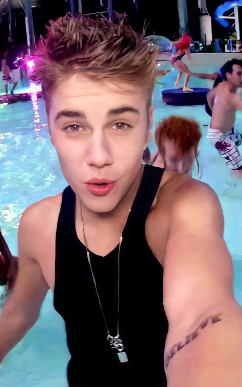 Body Rock Justin Bieber, Justin Bieber 2012 Aesthetic, Justin Bieber Selfies, Justin Bieber Clothes, Justin Bieber 2012, Justin Bieber Aesthetic, Justin Bieber Blonde, Justin Bieber 2011, Justin Bieber Music Videos