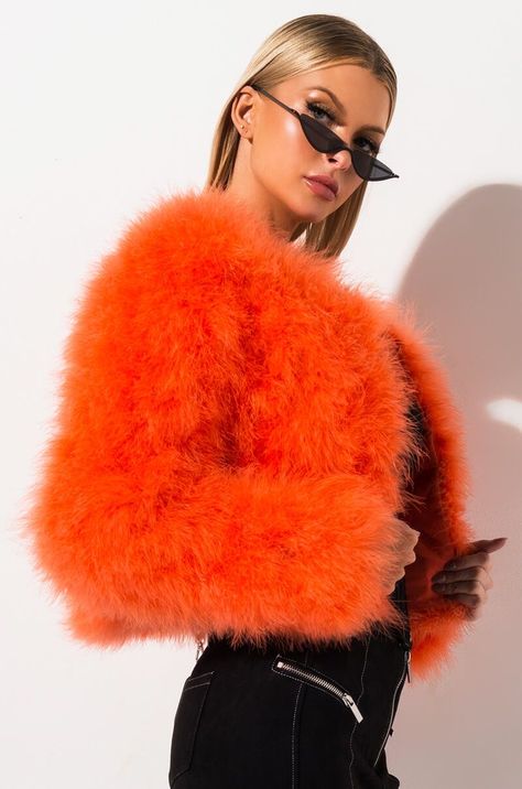 Ostrich Feather Jacket, 18th Photoshoot, Fur Jacket Outfit, Bird Costume, Feather Jacket, Fluffy Coat, Ostrich Feather, Fox Fur Coat, Fuzzy Sweater