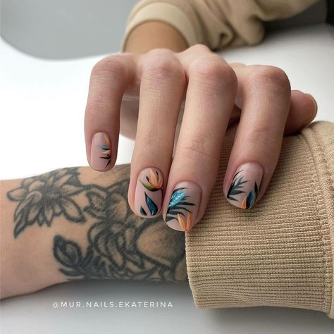 Bird Of Paradise Nail Art, Green Fake Nails, The Best Nail Designs, Nude Manicure, Paradise Nails, Short Nail Manicure, Fake Nails Long, Fake Nails Designs, Acrylic Nail Set