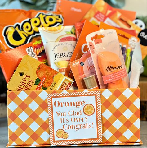 Orange Birthday Box Ideas, Orange Box Gift Ideas, Orange Themed Gifts, Orange Themed Gift Basket, Green Themed Gift Baskets, Orange Gift Basket, Orange Gift Box, Easy Graduation Gifts, Scrapbook Retreat