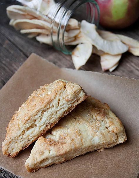 Dried Apple and Cream Cheese Scones Apple Scones Recipe, Cream Cheese Scones, Cream Scones Recipe, Apple Scones, Apple Cream Cheese, Cheese Scones, Scones Recipe, Baking Muffins, Dried Apples