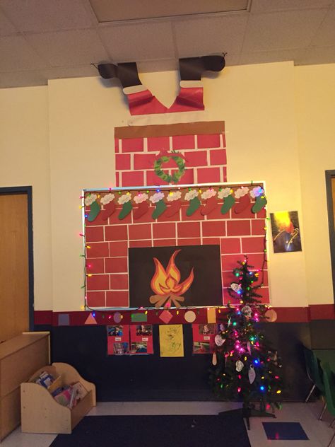 Bulletin board idea! Holiday Door Decorating Contest, Ladybug Room, Classroom Christmas Decorations, Diy Bulletin Board, Christmas Bulletin Board, Door Decorating Contest, Christmas Bulletin, Door Decorating, Sock Crafts