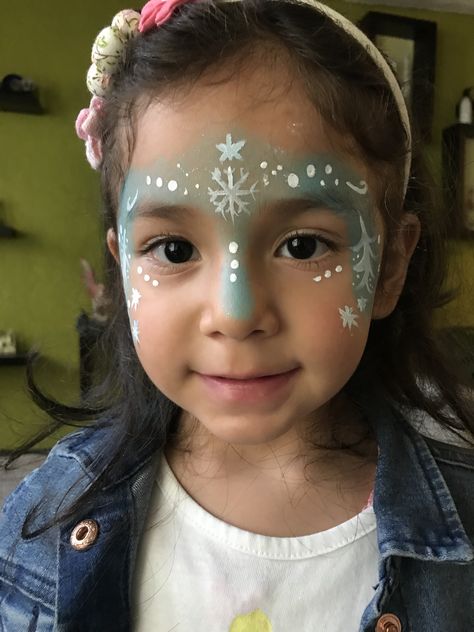 Face Painting Elsa Frozen Easy, Elsa Makeup For Kids, Frozen Face Paint, Elsa Makeup, Frozen Makeup, Christmas Face Painting, Frozen Face, Elsa Birthday, Face Painting Easy