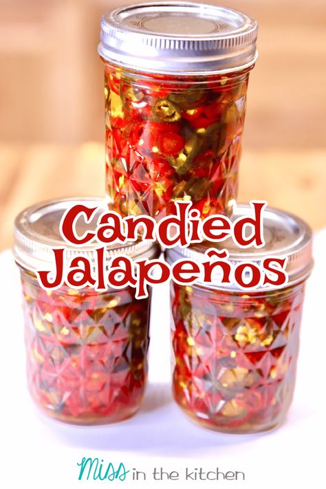 Candied Jalapeños are a sweet and spicy pickled jalapeños that are really simple to make. A tasty addition to burgers, sandwiches and your favorite Mexican dishes. Jalepeno Pepper Uses, Canned Peppers, Red Jalapenos, Pickled Jalapeno Recipe, Canned Jalapenos, Preserving Vegetables, Candied Jalapenos, Cowboy Candy, Jalapeño Peppers