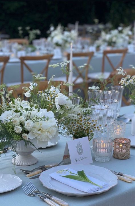 Wedding Table Designs, Midwest Wedding, Hydrangeas Wedding, Cabo Weddings, Film Photo, Neutral Wedding, Garden Party Wedding, Media Company, French Wedding