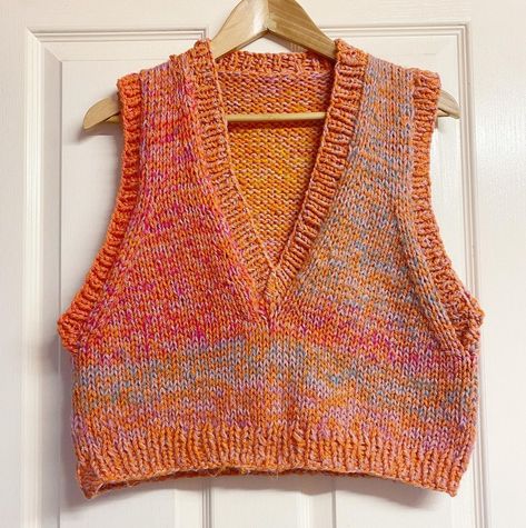 Knit Vest Pattern, Fun Crochet, Crochet Crop, Vest Pattern, Knitted Tops, Crochet Crop Top, Summer Knitting, Cardigan Pattern, Work Tops