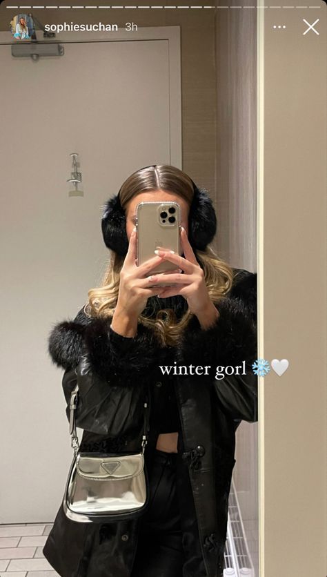 Winter Headphones, Cold Outfit, Simple Casual Outfits, Winter Outfits Aesthetic, Winter Girl, Ootd Winter, Winter Inspo, Winter Outfits Cold, Snow Outfit