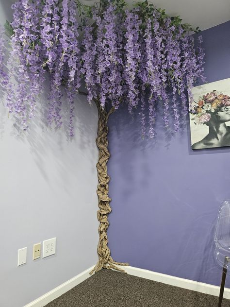 Wisteria Tree Bedroom, Tree In Room Diy, Plant Theme Room, Wisteria Tree Room Decor, Wisteria Flower Room Decor, Studio Room Decor Ideas, Diy Fairy Bedroom, Apartment Decorating Ideas Living Room, Bedroom Ideas Wall Decor Design