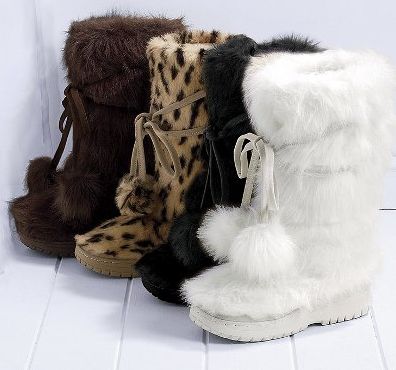 Skor Sneakers Nike, White Fur Boots, Παπούτσια Nike Free, Faux Fur Fashion, Skor Sneakers, Dr Shoes, 2000s Fashion Outfits, Stil Inspiration, Swag Shoes