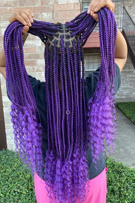 Purple Braid Hairstyles, Black And Purple Goddess Braids, Purple Braids Hairstyles, Braids With Curls Styles, Purple And Black Box Braids, Black And Purple Braids, Purple Braids For Black Women, Purple Hair Braids, Lavender Braids