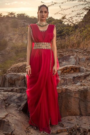 Ridhima Bhasin, Drape Sarees, Draped Saree, Vintage Saree, Drape Saree, Embroidered Neckline, Organza Saree, Organza Fabric, Saree With Blouse