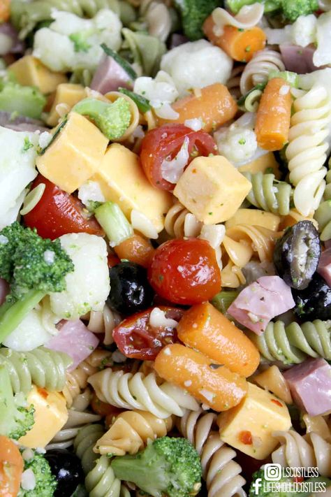 Kick-Ass Pasta Salad Recipe - Life Should Cost Less Spiral Pasta Salad, Basic Pasta Salad, Mac Pasta Salad, Broccoli Cauliflower Carrots, Pasta Salad Easy, Homemade Pasta Salad, Salad Italian, Spiral Pasta, Salads For A Crowd