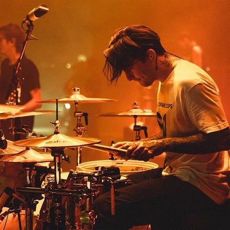 Matt Nicholls Bmth, Drummer Aesthetic Male, Mat Nicholls, Drum Photography, Band Reference, Dna Music, Musician Photography, Live Music Photography, Post Human